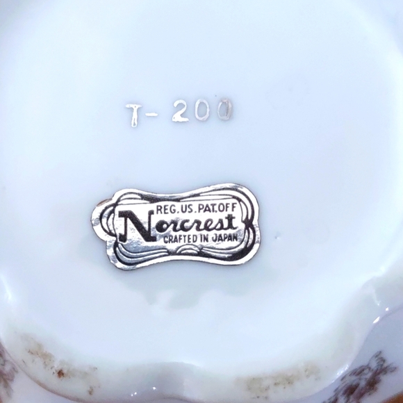 Norcrest Fine Porcelain 25th Anniverary Covered Dish Bowl - Picture 4 of 5